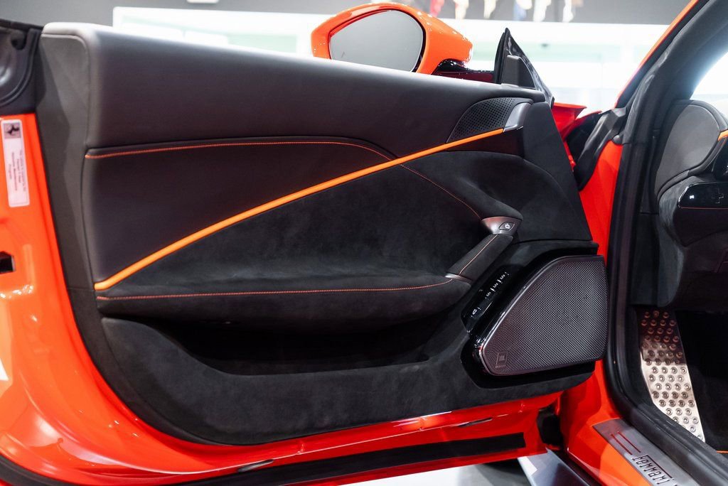 Certified 2025 Ferrari Roma Spider image 22