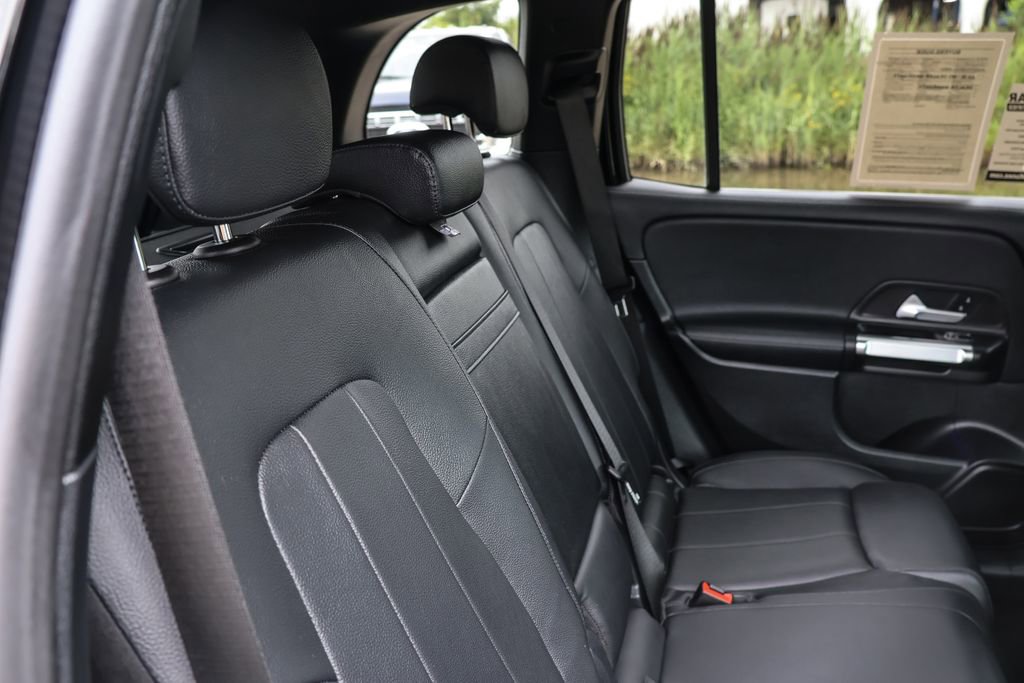 Used 2021 Mercedes-Benz GLB 250 GLB 250 image 24