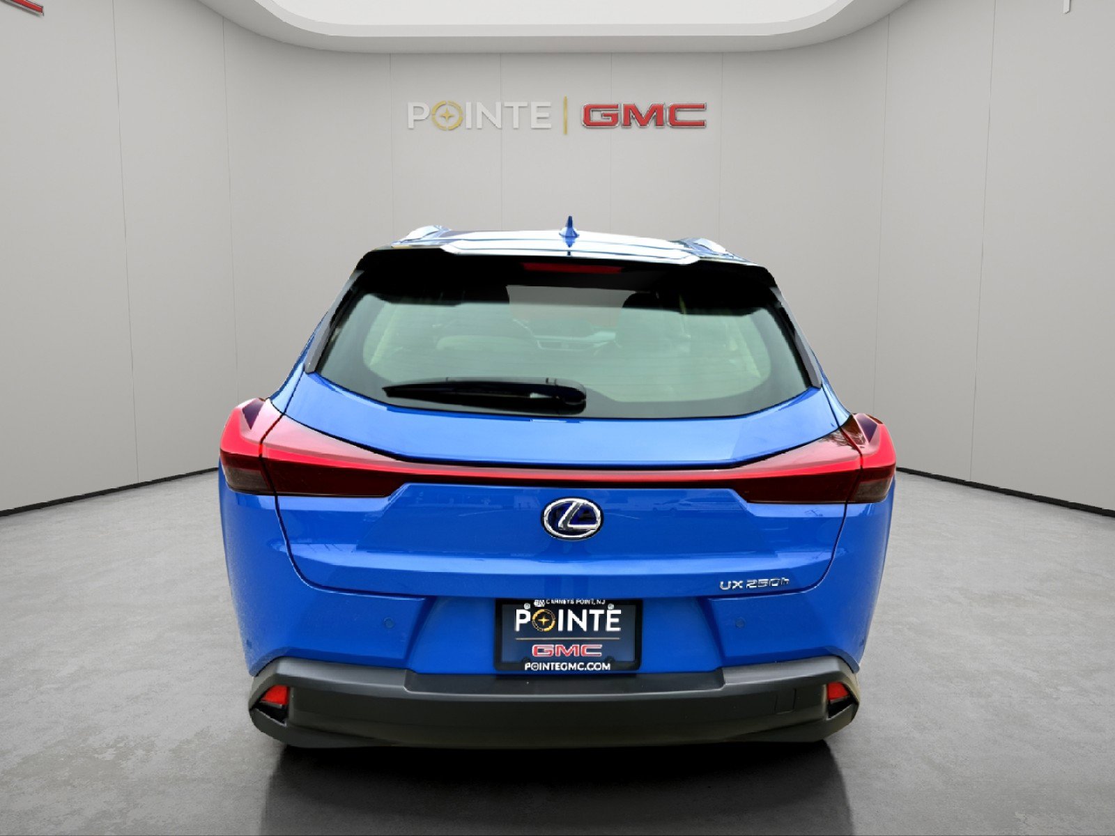 Used 2022 Lexus UX 250h w/ Premium Package image 5