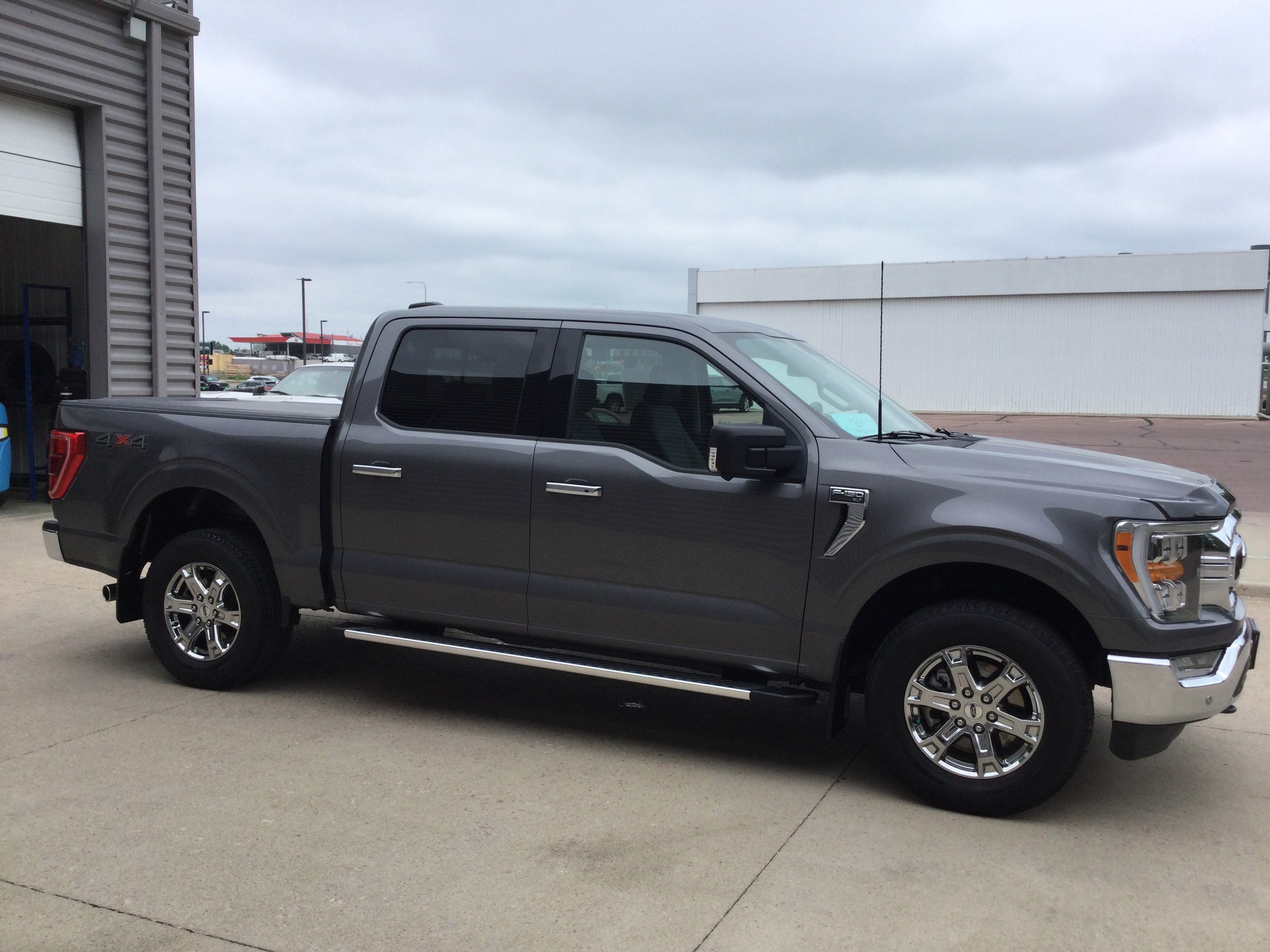 Used 2022 Ford F150 XLT w/ Equipment Group 302A High AWD/4WD image 4
