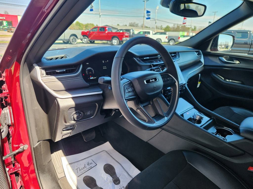 Used 2024 Jeep Grand Cherokee L Altitude image 28