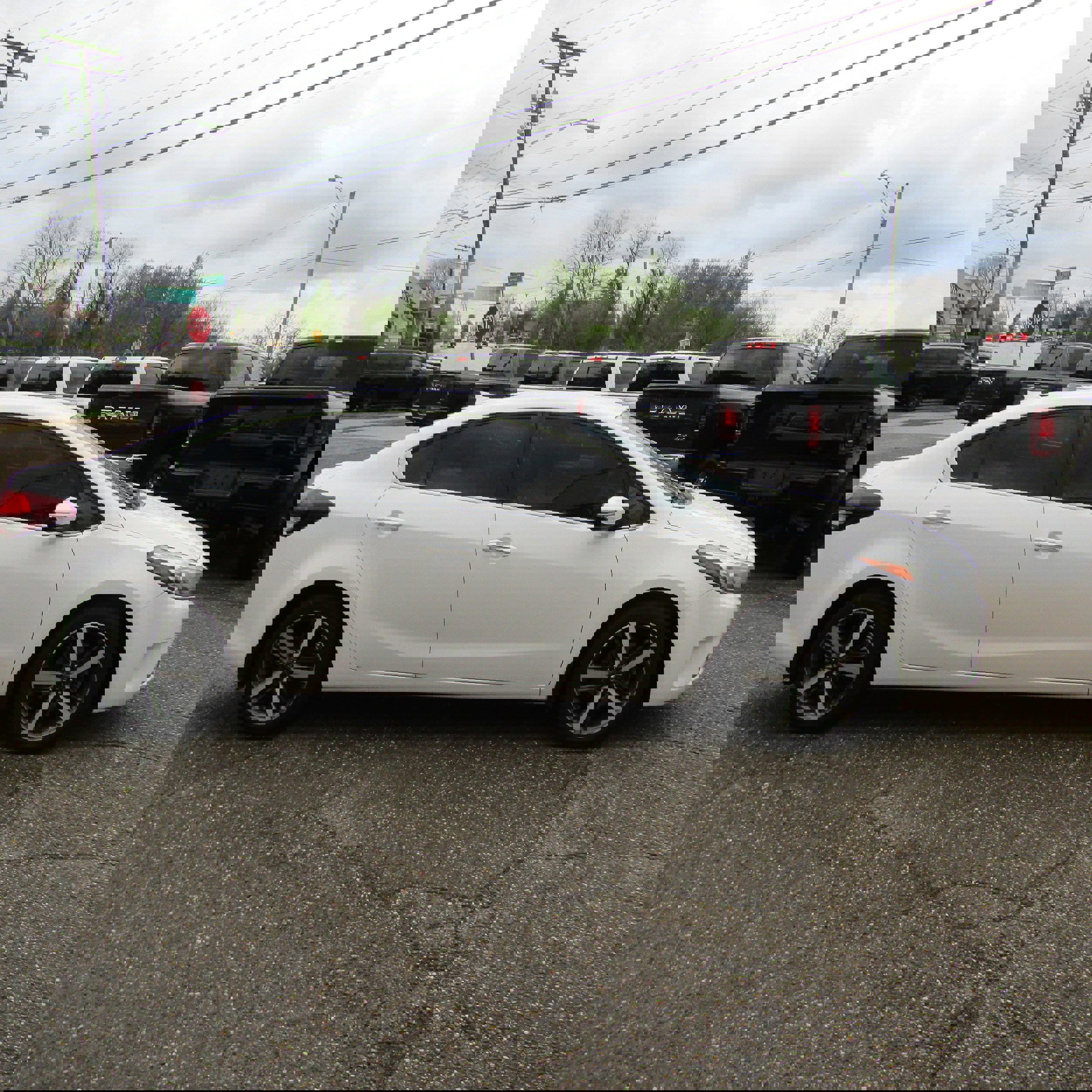 Used 2017 Kia Forte EX image 16