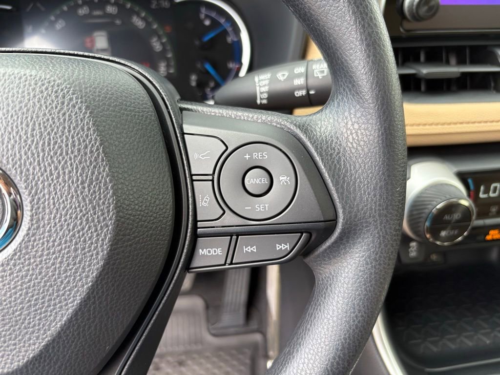 Used 2025 Toyota RAV4 LE image 26