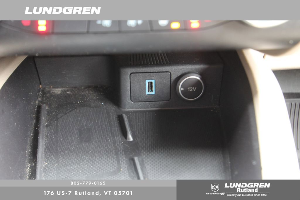 Used 2020 Ford Escape Titanium w/ Titanium Premium Package 2.0 image 24