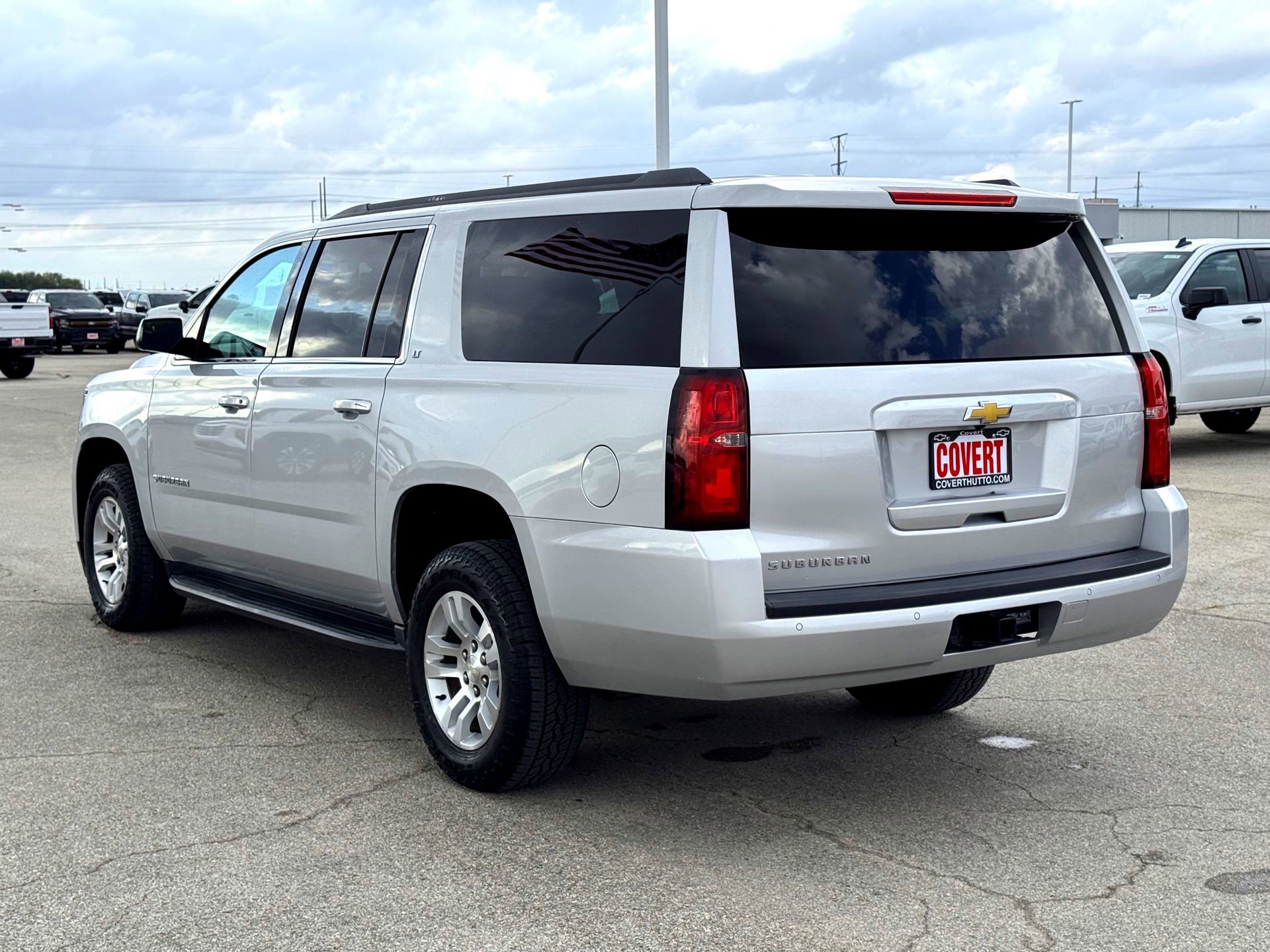Used 2018 Chevrolet Suburban LT image 9