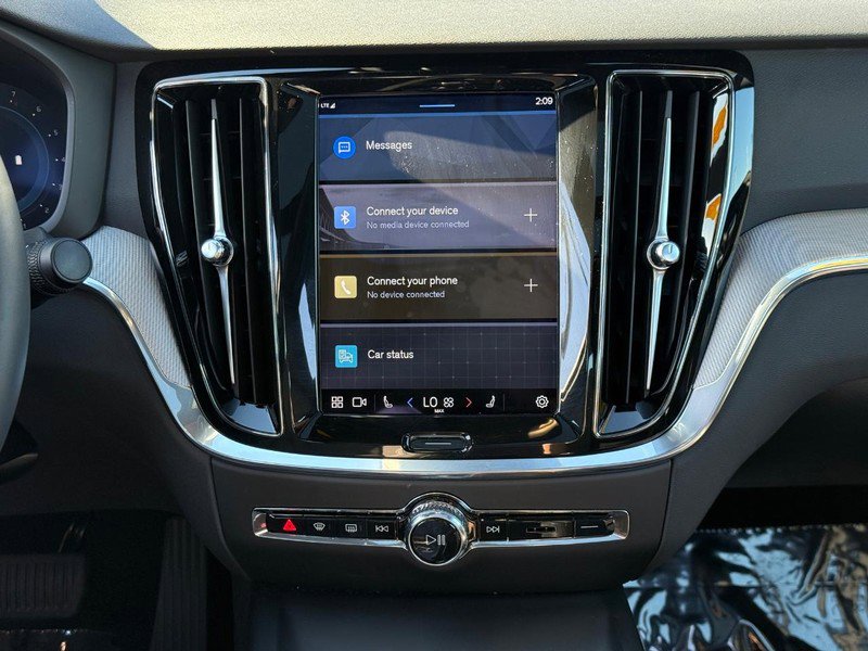 Certified 2024 Volvo S60 B5 Plus w/ Protection Package Premier image 28