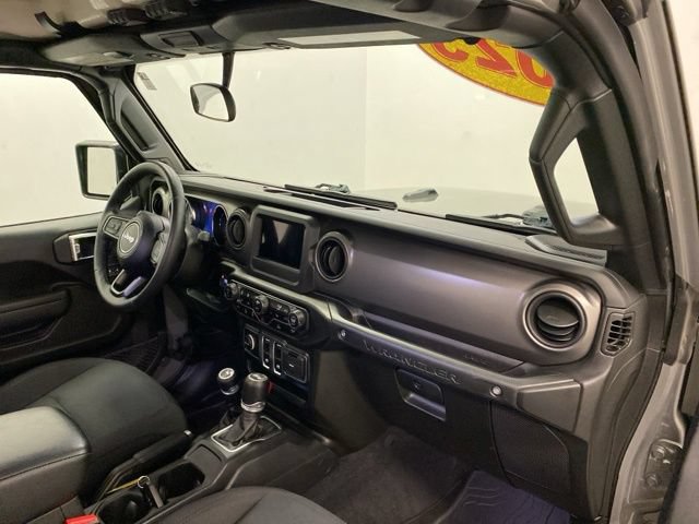 Used 2023 Jeep Wrangler Sport AWD/4WD image 21