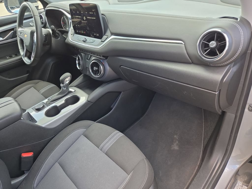 Used 2025 Chevrolet Blazer LT AWD/4WD image 31