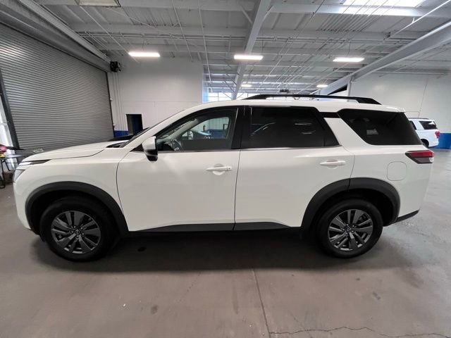 Used 2024 Nissan Pathfinder SV image 6