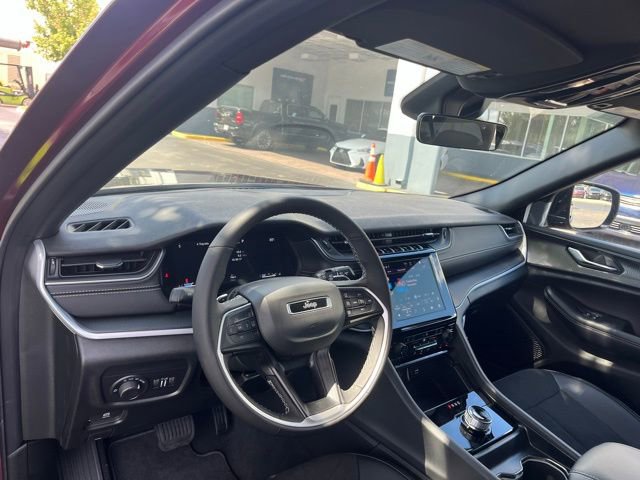 New 2025 Jeep Grand Cherokee Altitude AWD/4WD image 12