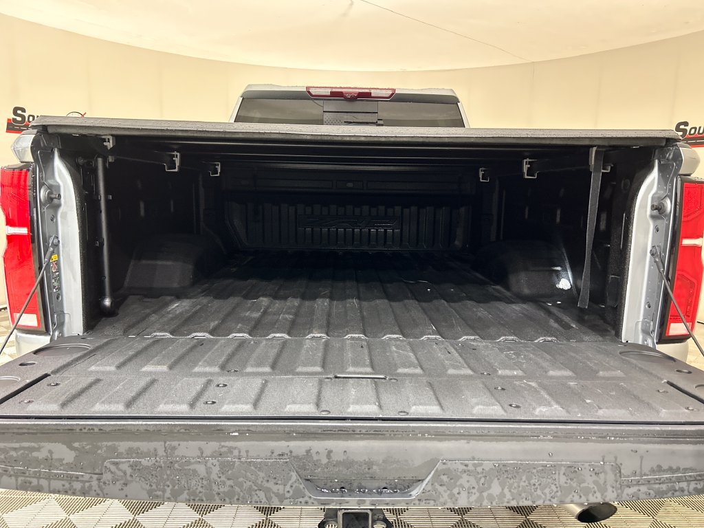 Used 2024 Chevrolet Silverado 2500 ZR2 w/ Technology Package AWD/4WD image 5