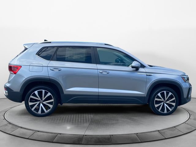 Used 2024 Volkswagen Taos SE FWD image 6
