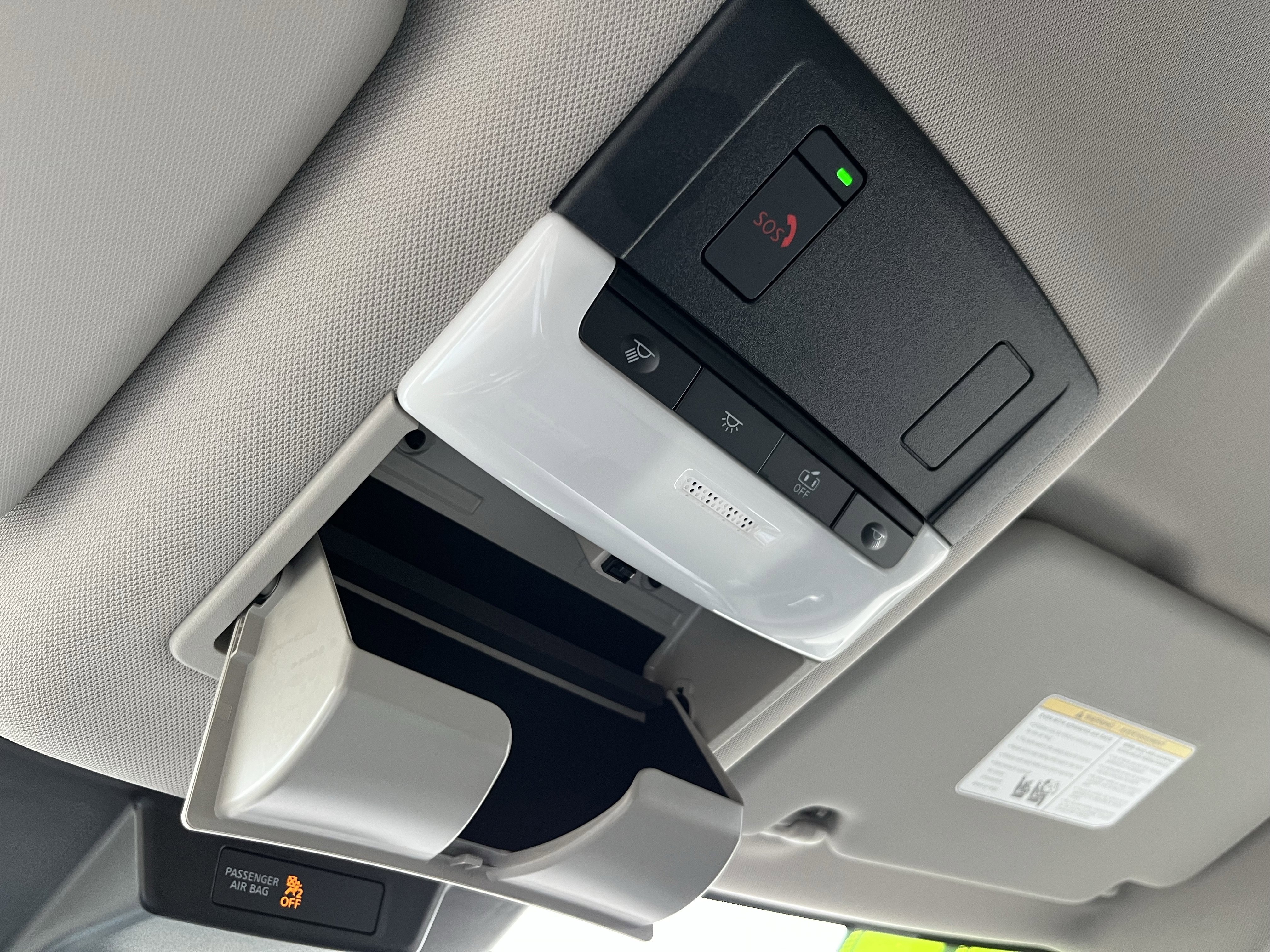 Used 2022 Nissan Rogue SV image 33