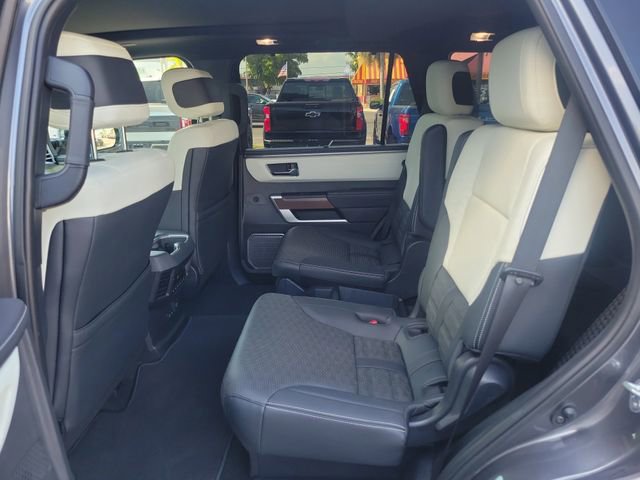 Used 2025 Toyota Sequoia Capstone AWD/4WD image 6