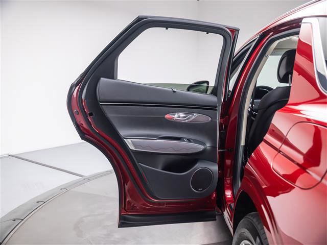 Used 2023 Genesis GV70 2.5T w/ Advanced Package image 32