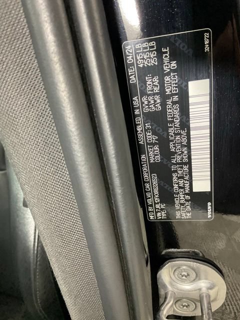 Used 2024 Volvo S60 B5 Core FWD image 31