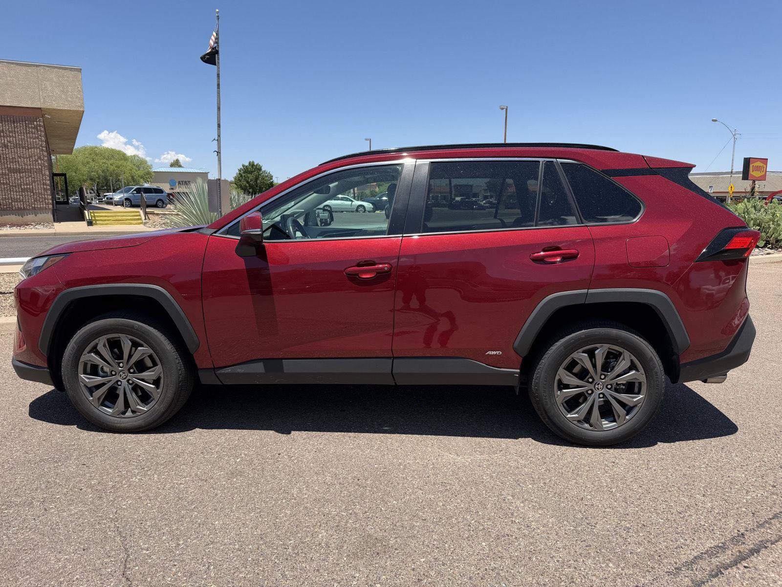 Used 2023 Toyota RAV4 XLE Premium AWD/4WD image 2