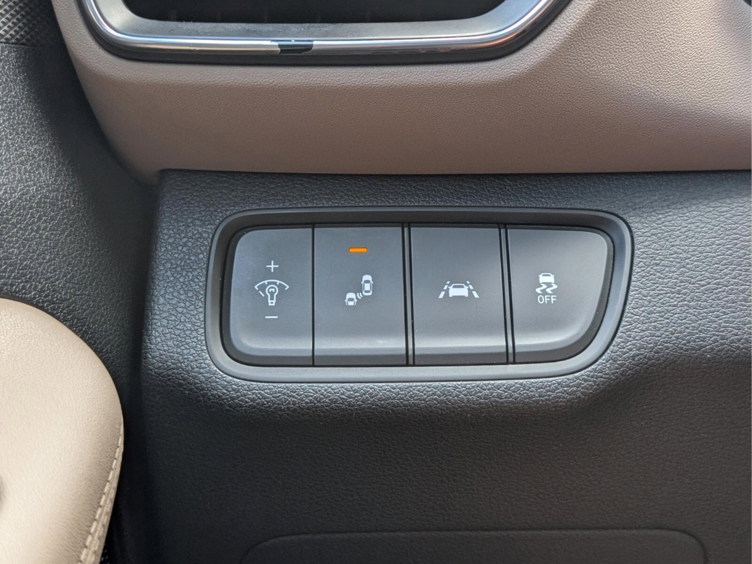 Used 2019 Hyundai Santa Fe SEL FWD image 24