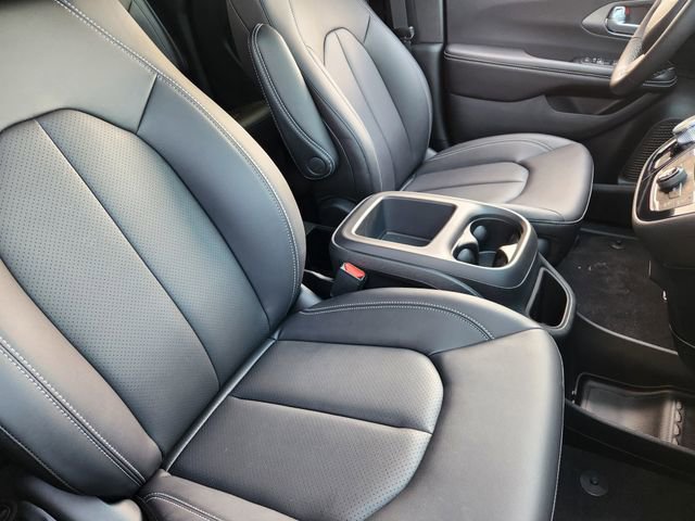 New 2026 Chrysler Pacifica Select FWD image 9