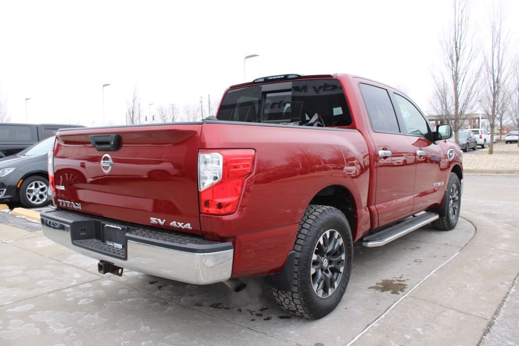 Used 2017 Nissan Titan SV image 7