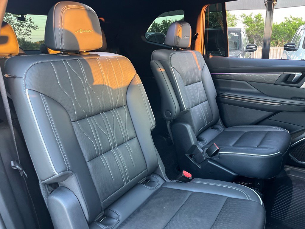 Used 2025 Buick Enclave Avenir w/ Super Cruise Package FWD image 29