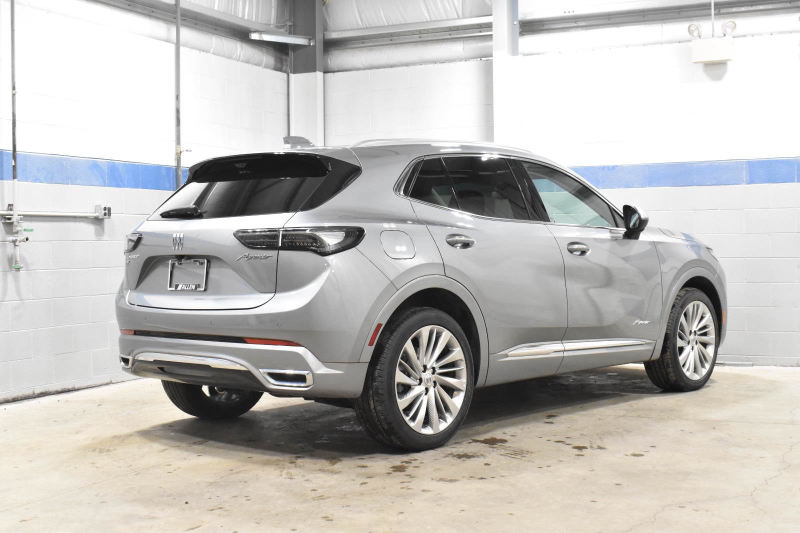 Used 2024 Buick Envision Avenir AWD/4WD image 30