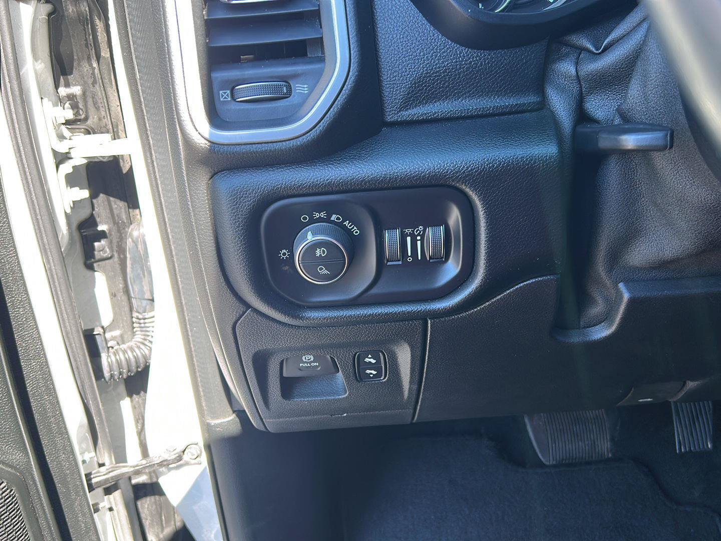 Used 2019 RAM 1500 Big Horn AWD/4WD image 26