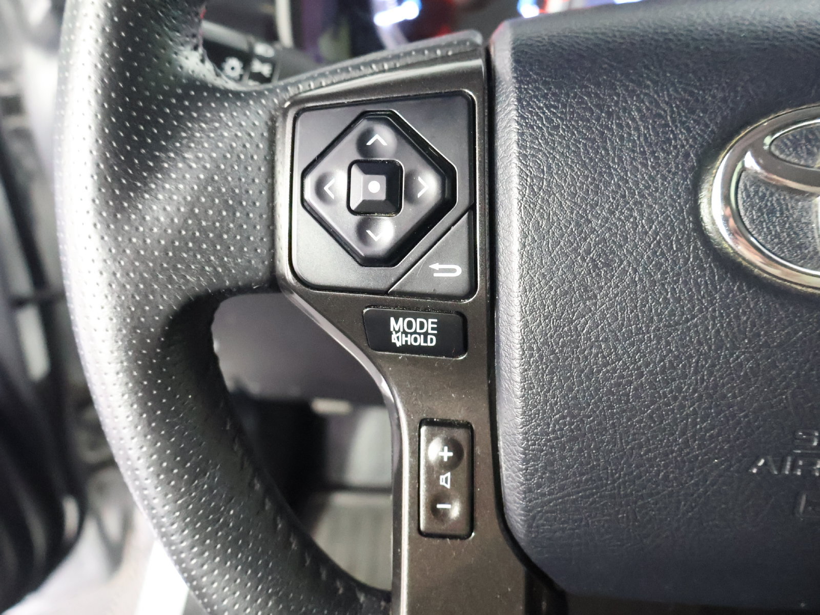 Used 2014 Toyota 4Runner Trail Premium AWD/4WD image 40