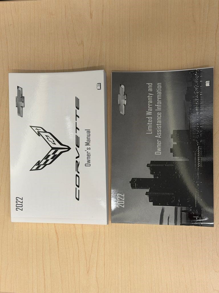 Used 2022 Chevrolet Corvette Stingray Preferred Cpe w/ Z51 Performance Package RWD image 38