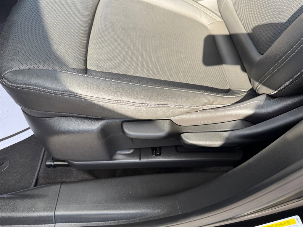 Used 2024 Buick Encore GX Sport Touring image 13