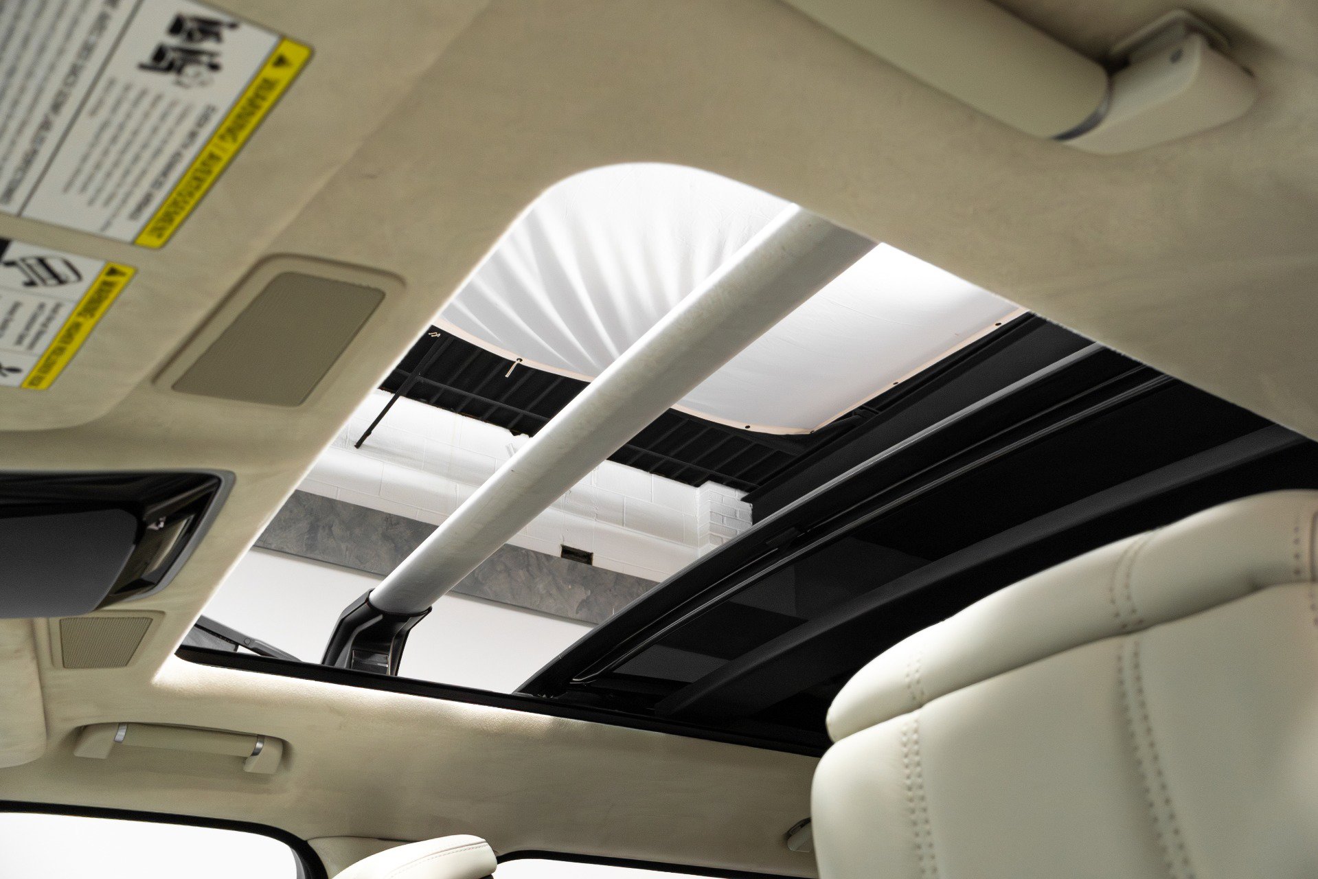 Used 2019 Land Rover Range Rover Long Wheelbase Autobiography image 32