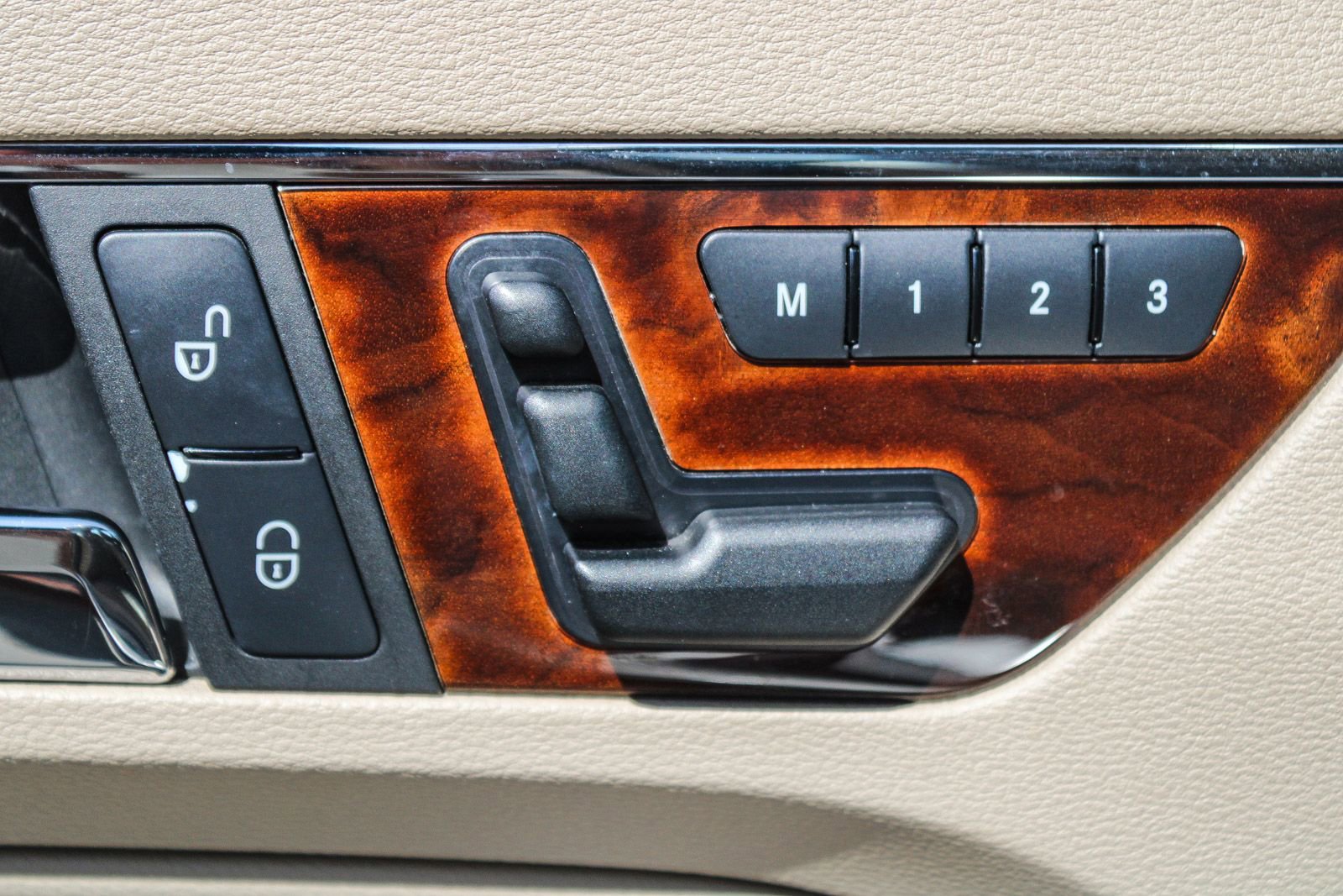 Used 2012 Mercedes-Benz E 550 Coupe image 21