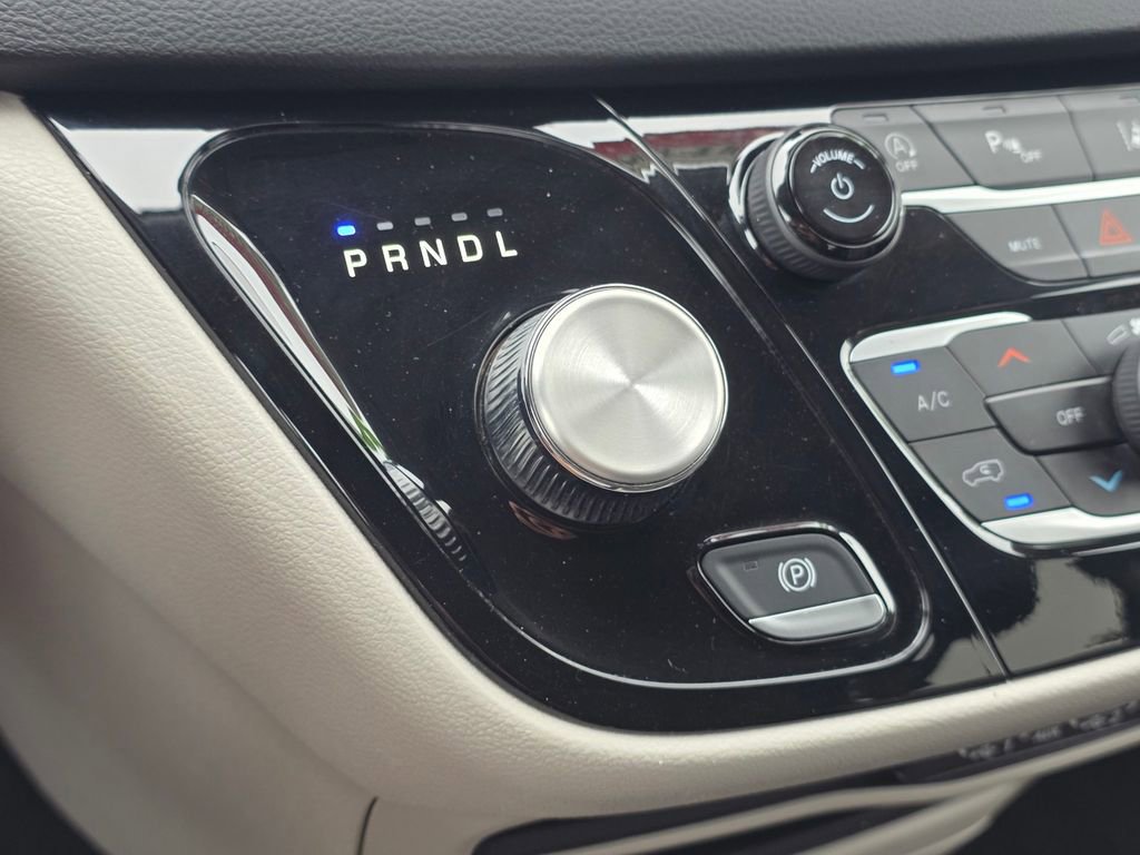 Certified 2023 Chrysler Pacifica Touring-L FWD image 29