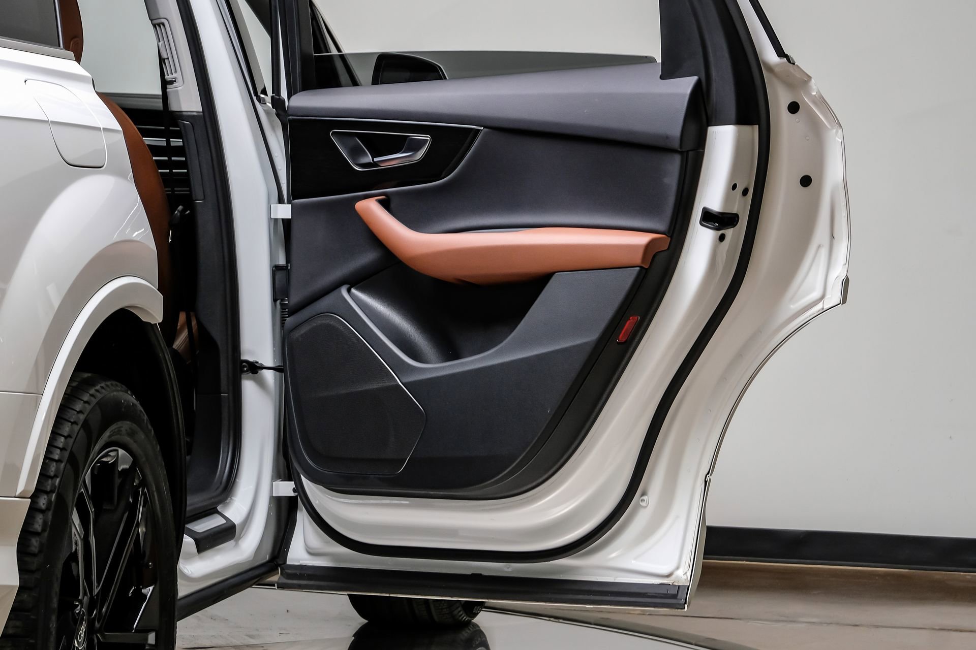 Used 2023 Audi Q7 3.0T Premium w/ Convenience Package image 49