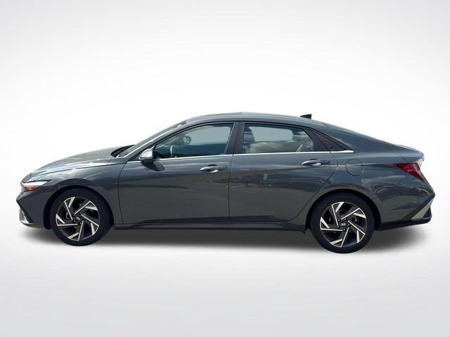 Used 2024 Hyundai Elantra Limited FWD image 3