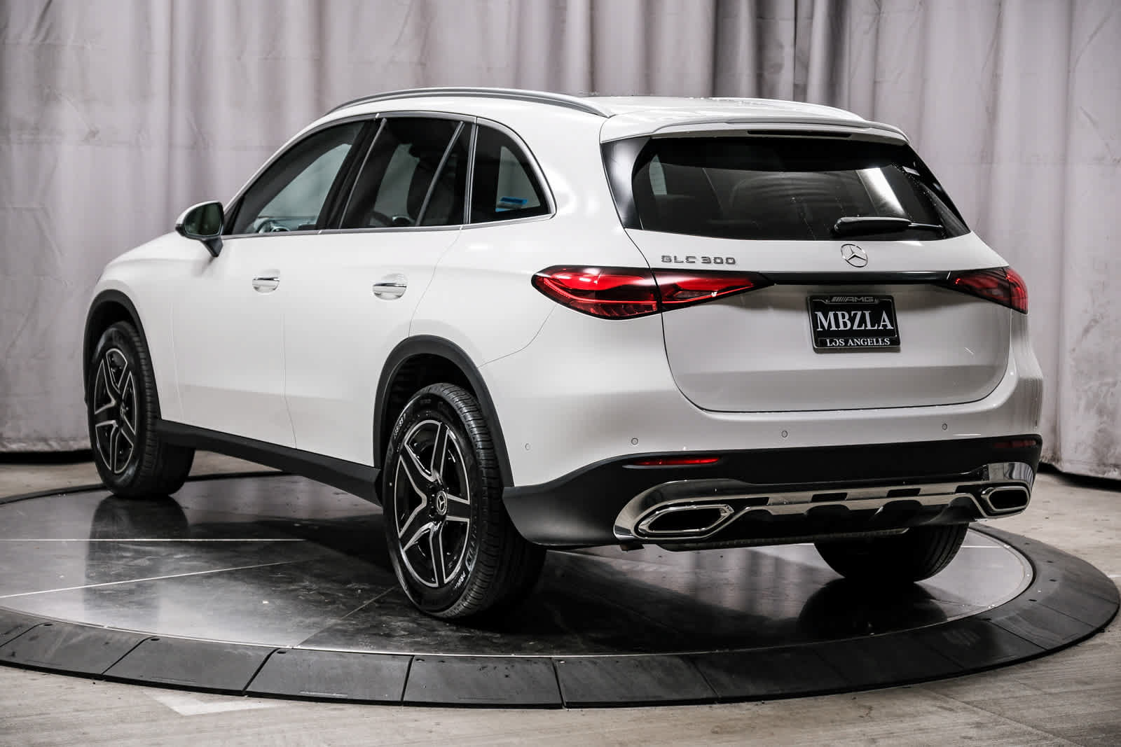 Certified 2026 Mercedes-Benz GLC 300 image 2