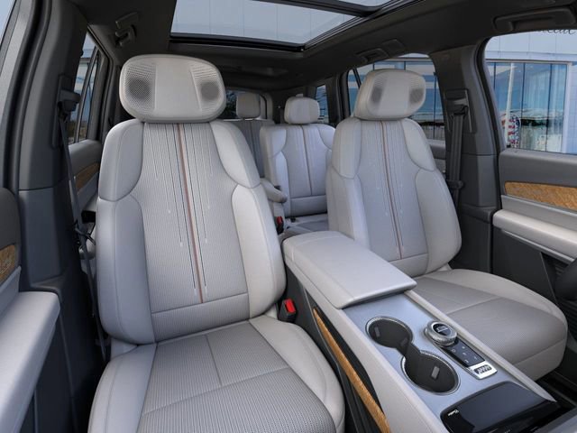 New 2026 Cadillac Vistiq Luxury w/ LPO, Floor Liner Package AWD/4WD image 16
