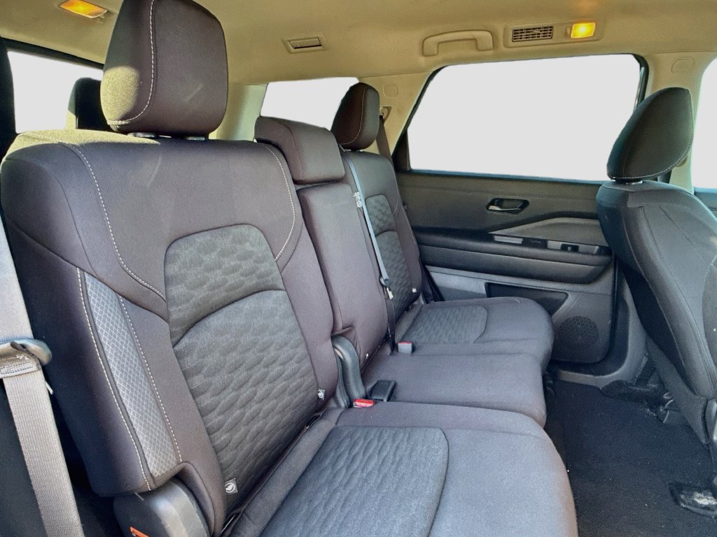 Used 2024 Nissan Pathfinder S FWD image 28