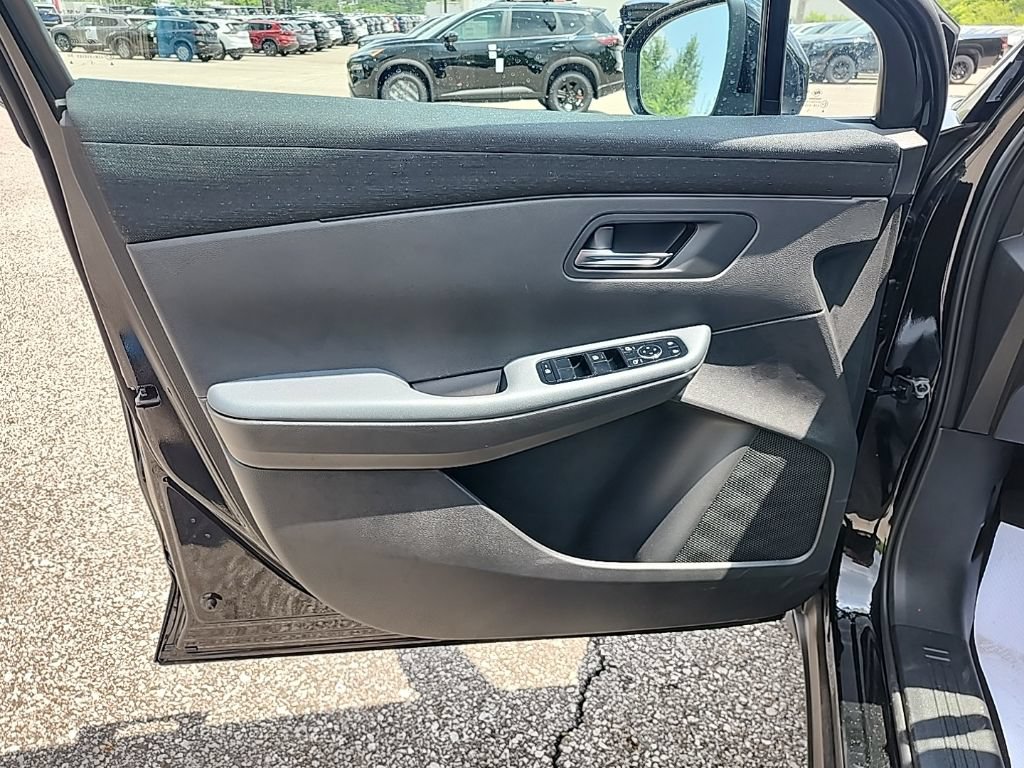 New 2026 Nissan Leaf w/ Floor Mat Package (S+) FWD image 9
