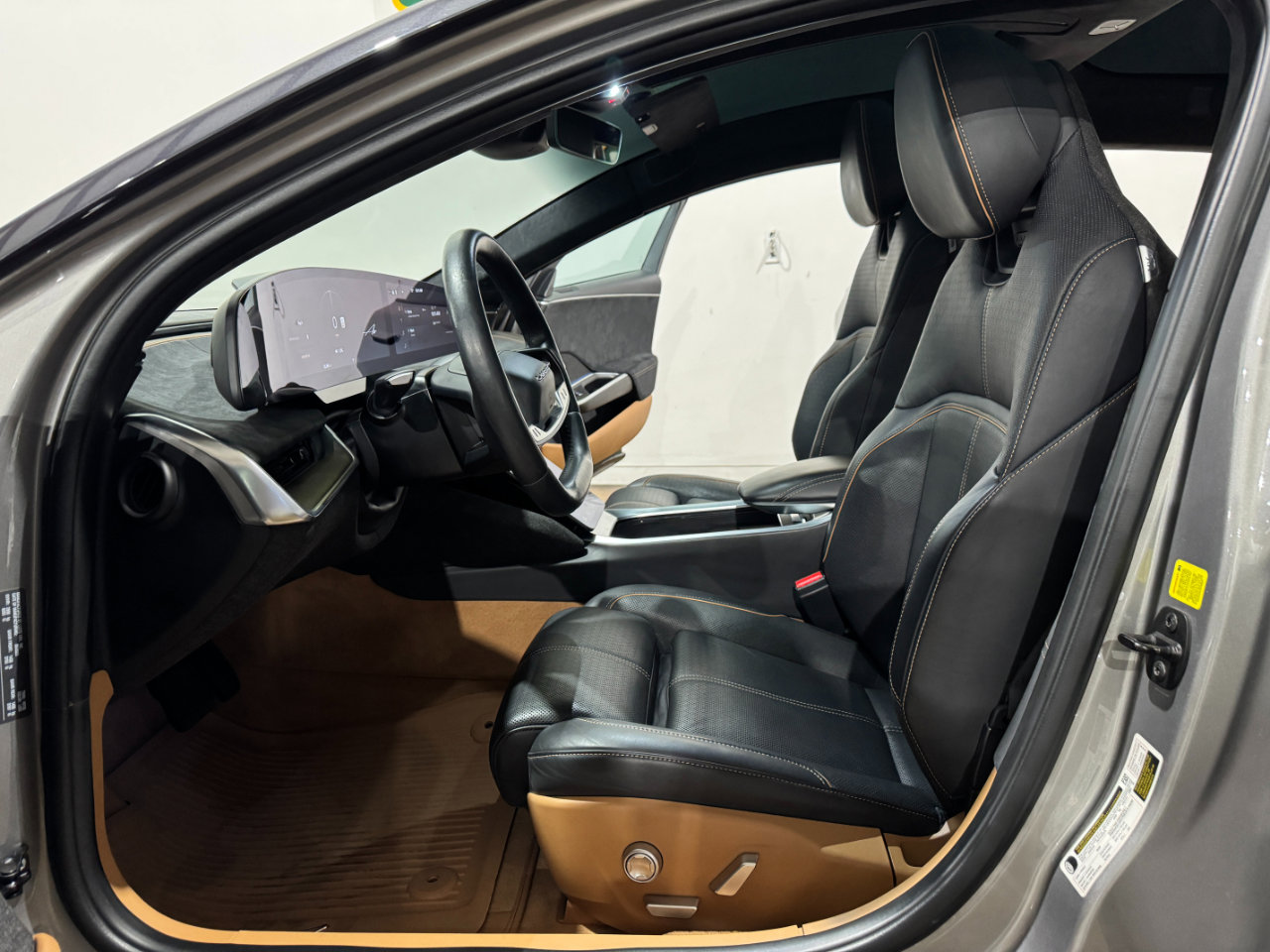 Used 2023 Lucid Air Grand Touring image 11