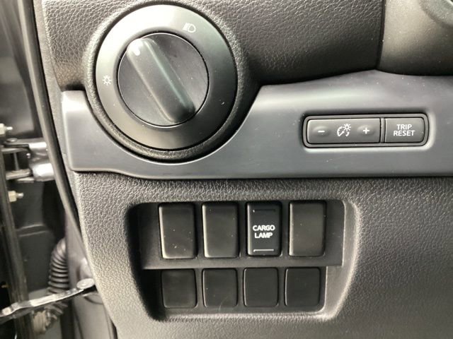 Used 2017 Nissan Titan S image 11