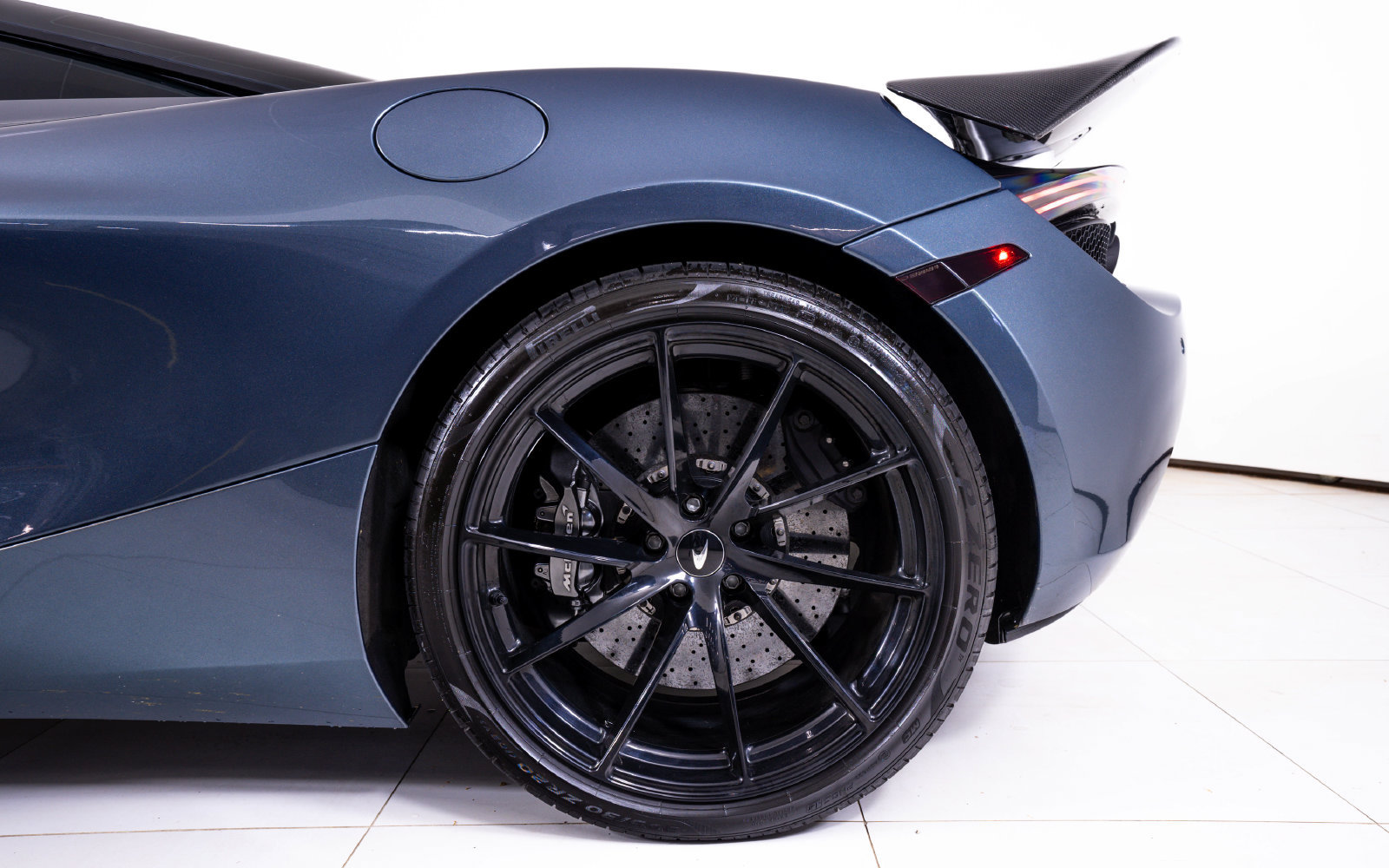 Used 2019 McLaren 720S RWD image 16
