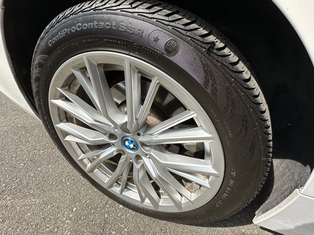 Used 2023 BMW 330e xDrive w/ Driving Assistance Package image 21