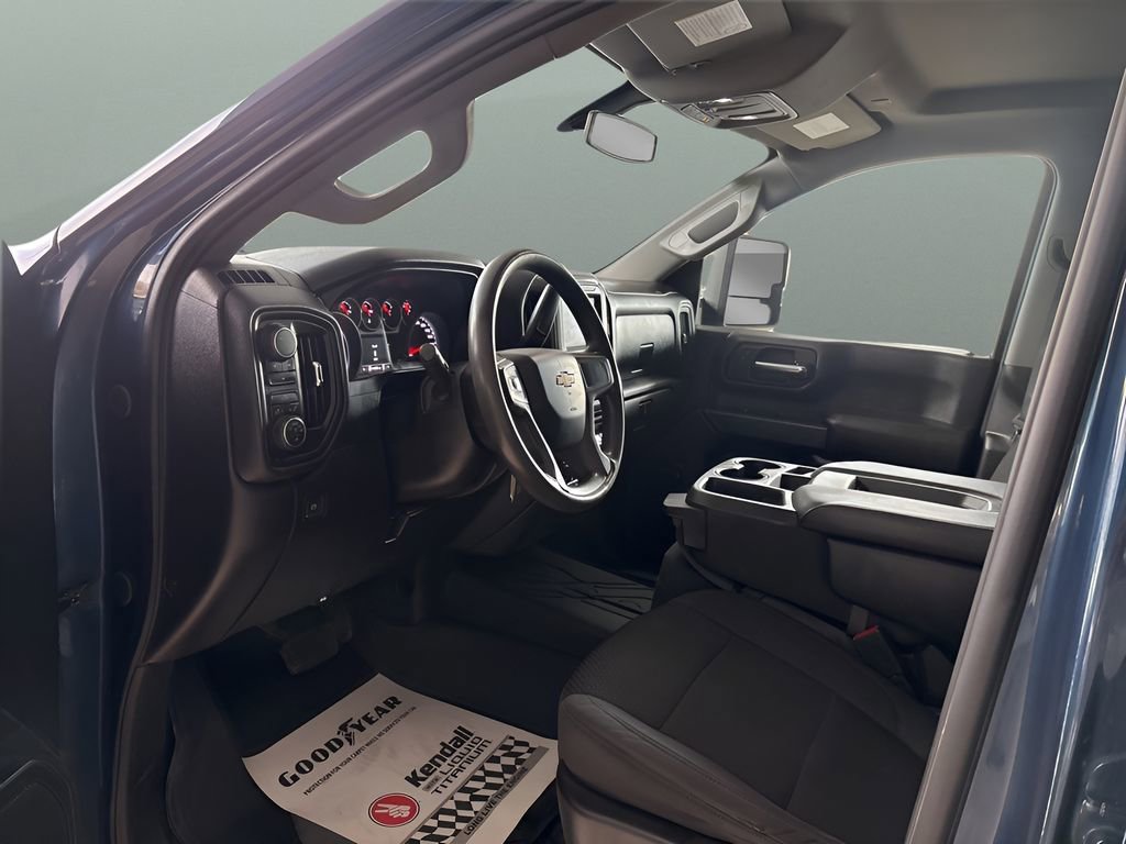 Used 2020 Chevrolet Silverado 2500 Custom w/ Custom Value Package image 11