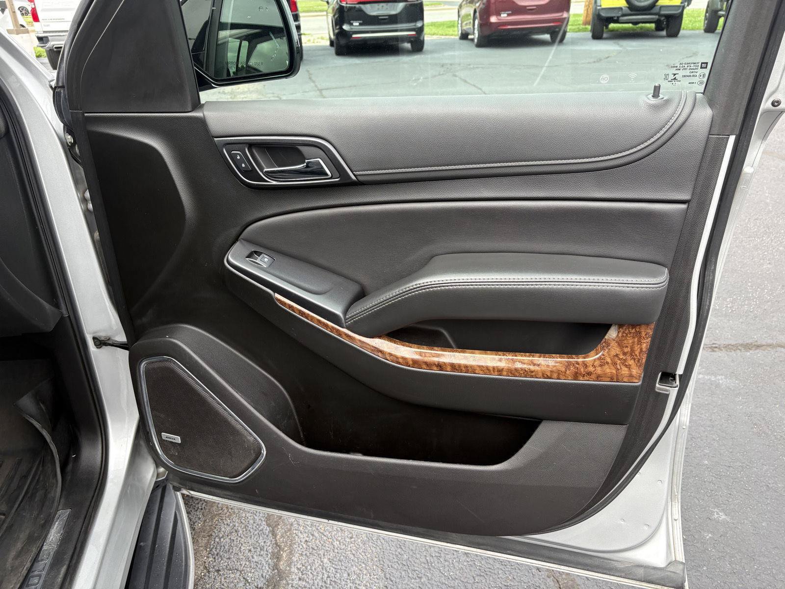 Used 2020 Chevrolet Suburban Premier AWD/4WD image 22