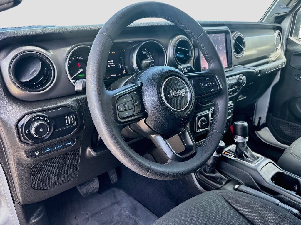 Certified 2023 Jeep Wrangler Unlimited w/ 8.4" Radio Group AWD/4WD image 10