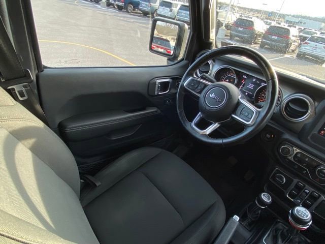 Used 2020 Jeep Wrangler Unlimited Sahara w/ Cold Weather Group AWD/4WD image 26