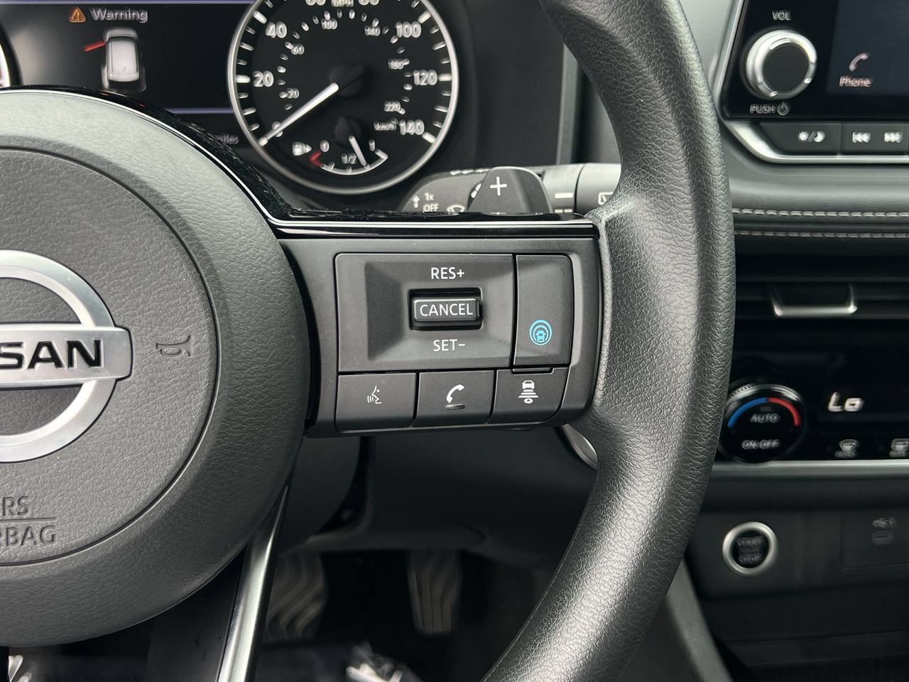 Used 2021 Nissan Rogue SV FWD image 11