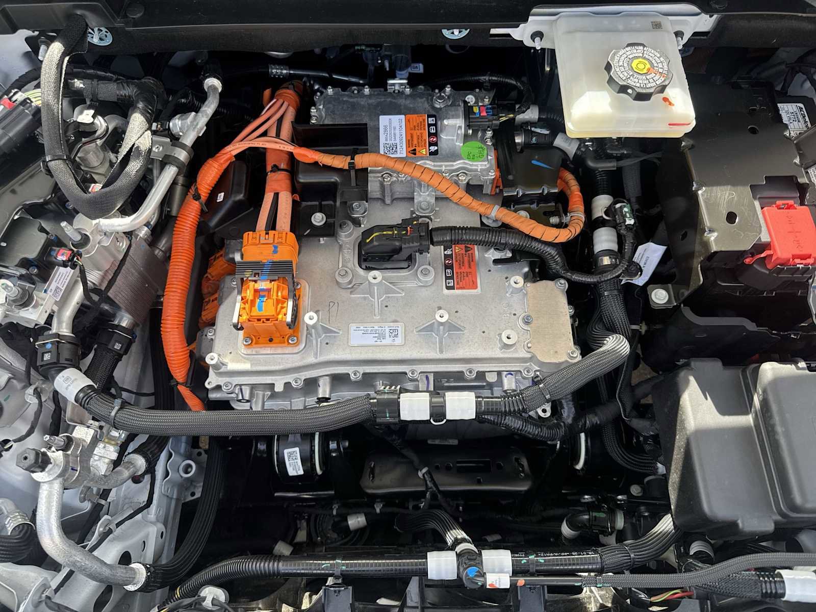 Used 2025 Chevrolet Equinox EV RS FWD image 13