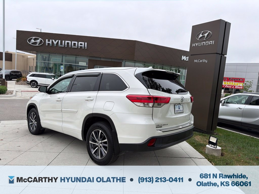 Used 2017 Toyota Highlander XLE w/ Protection Package #3 AWD/4WD image 13